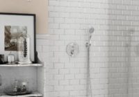 Modne i praktyczne zestawy natryskowe podtynkowe