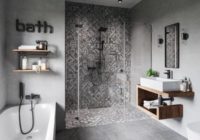 Z odpływem czy bez – jak urządzić nowoczesną kabinę prysznicową?