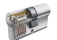 Nie dać się włamywaczom, czyli kilka rozwiązań nie tylko na czas urlopu