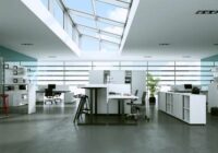 Przełom dla budynków. Światło, energia i bezpieczeństwo pożarowe w jednym oknie stropowym