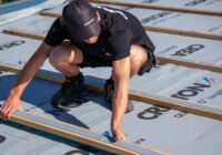 Czym jest warstwa wstępnego krycia dachu i jaka jest jej funkcja?