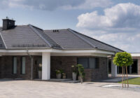 Na co zwrócić uwagę podczas zakupu pokrycia dachowego?