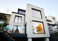 Jakie znaczenie ma głębokość zabudowy okna?