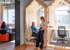 Puste biura to mit? Pracownicy wrócili, ale potrzeba zmian, by ich zatrzymać